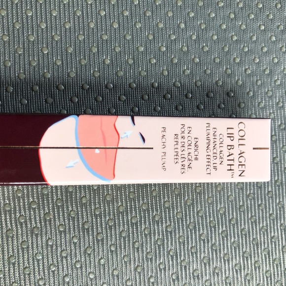 Charlotte Tilbury Collagen Lip Bath Gloss - Picture 2 of 5